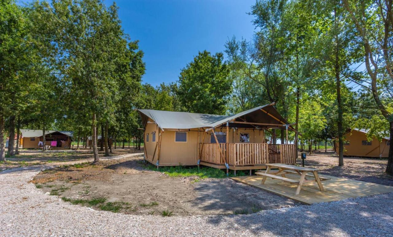 Agriturismo Tenuta Regina - Glamping Luxury Lodges And Apartments Palazzolo dello Stella Dış mekan fotoğraf