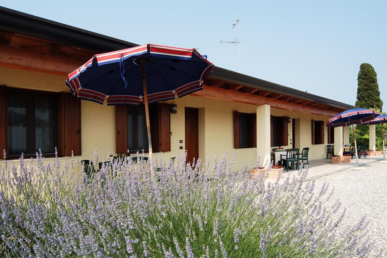 Agriturismo Tenuta Regina - Glamping Luxury Lodges And Apartments Palazzolo dello Stella Dış mekan fotoğraf
